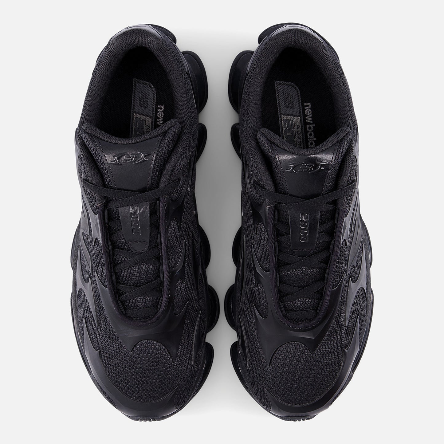 New Balance 2000 (Black Metallic)