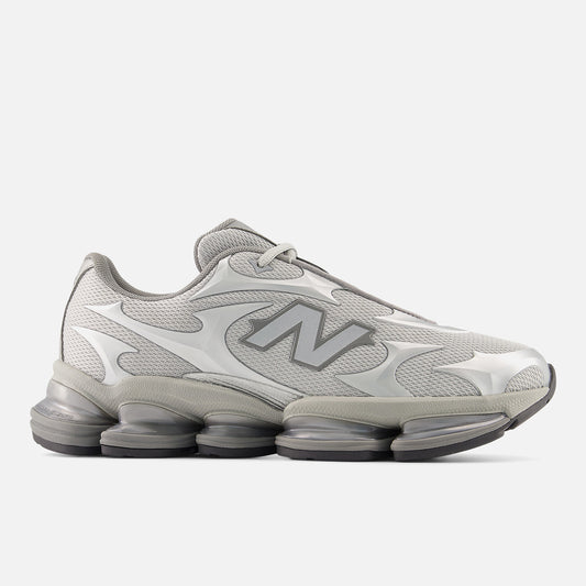 New Balance 2000 (Silver Metallic)